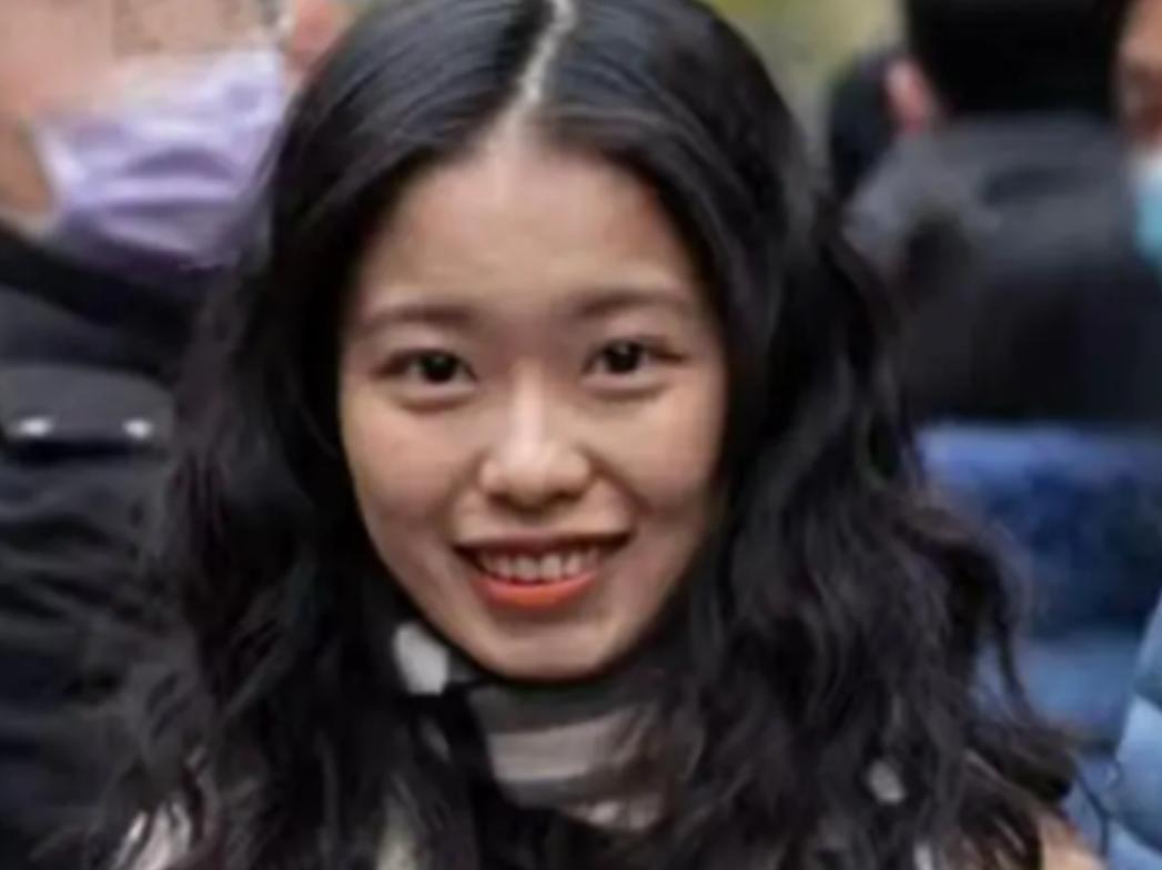 八年风波又被掀开！曾指控朱军性骚扰的弦子，两审均败诉，如今微博账号被永久封禁，曾