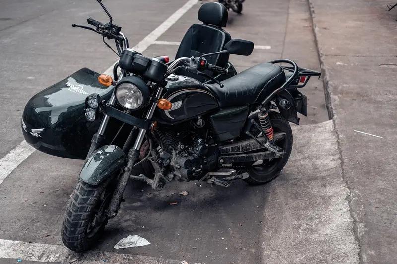 有台湾旅客说祖国很大，已游玩半年。这让我想起五旬台胞陈文仁，他1个人、1辆摩托车