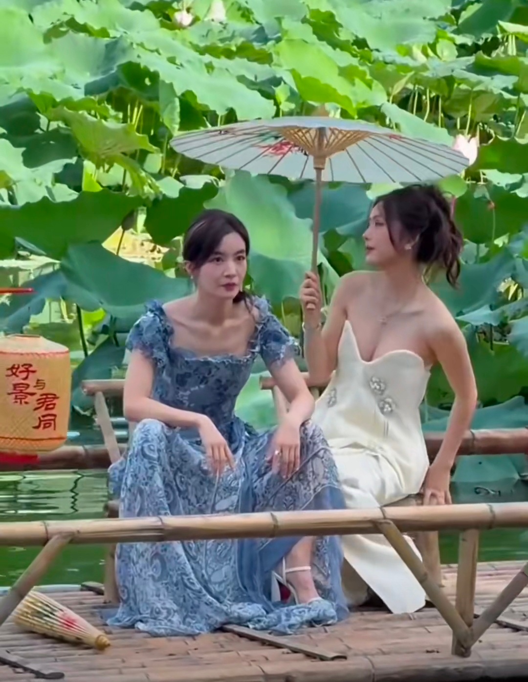 李晟 女人不能这么坐吗当然可以这么坐，想怎么坐怎么坐喽 ​​​