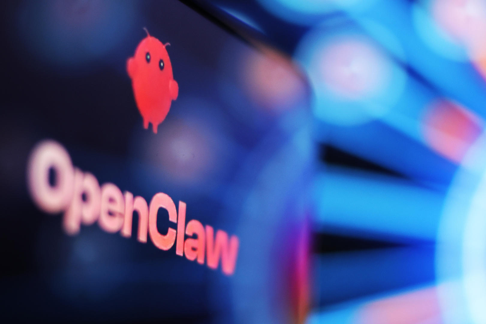 #青少年用AI该引导还是禁止#【两会热评丨避免青少年过早使用AI？呵护探索欲比禁