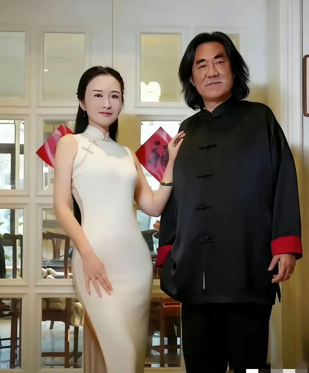 74岁的张纪中，怎么突然开始在意别人的看法了？‌ 这位叱咤影视圈的大导演，最近晒