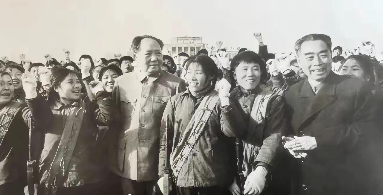 和人民群众在一起，才是最坚实的底气
 
世间所有的成功，所有的安稳，从来都不是凭