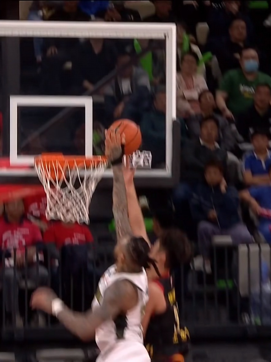 大莫拼了漂亮的追帽辽宁男篮深圳男篮vs辽宁男篮