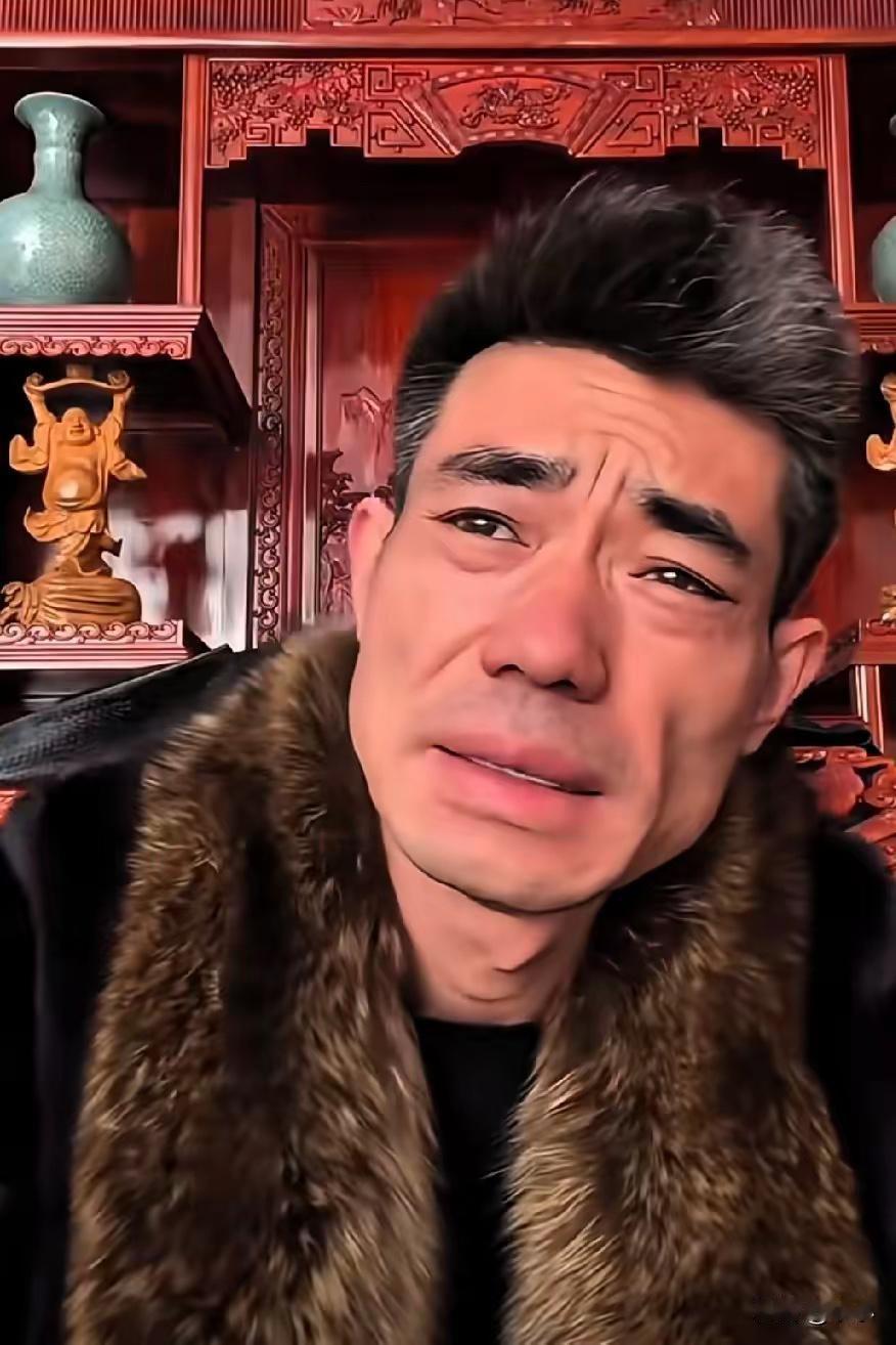阿四皱着眉头回了一句：人活着就得受累，不然怎么叫人类？
​这话听着像顺口溜，细品