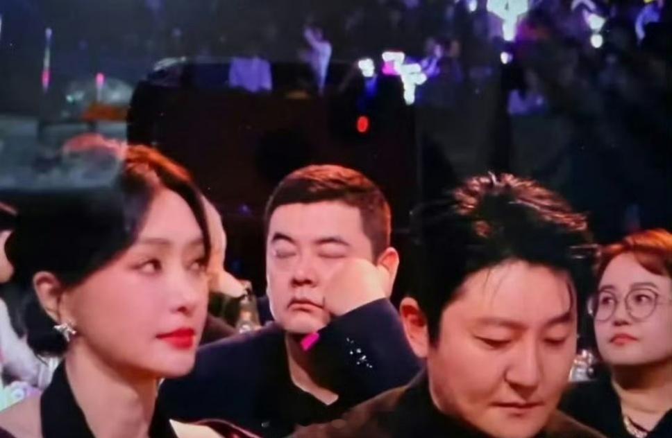 是有多无聊爱奇艺虐待老人上次我记得是闫妮还是哪个中年女演员，马丽好像，困得不行，