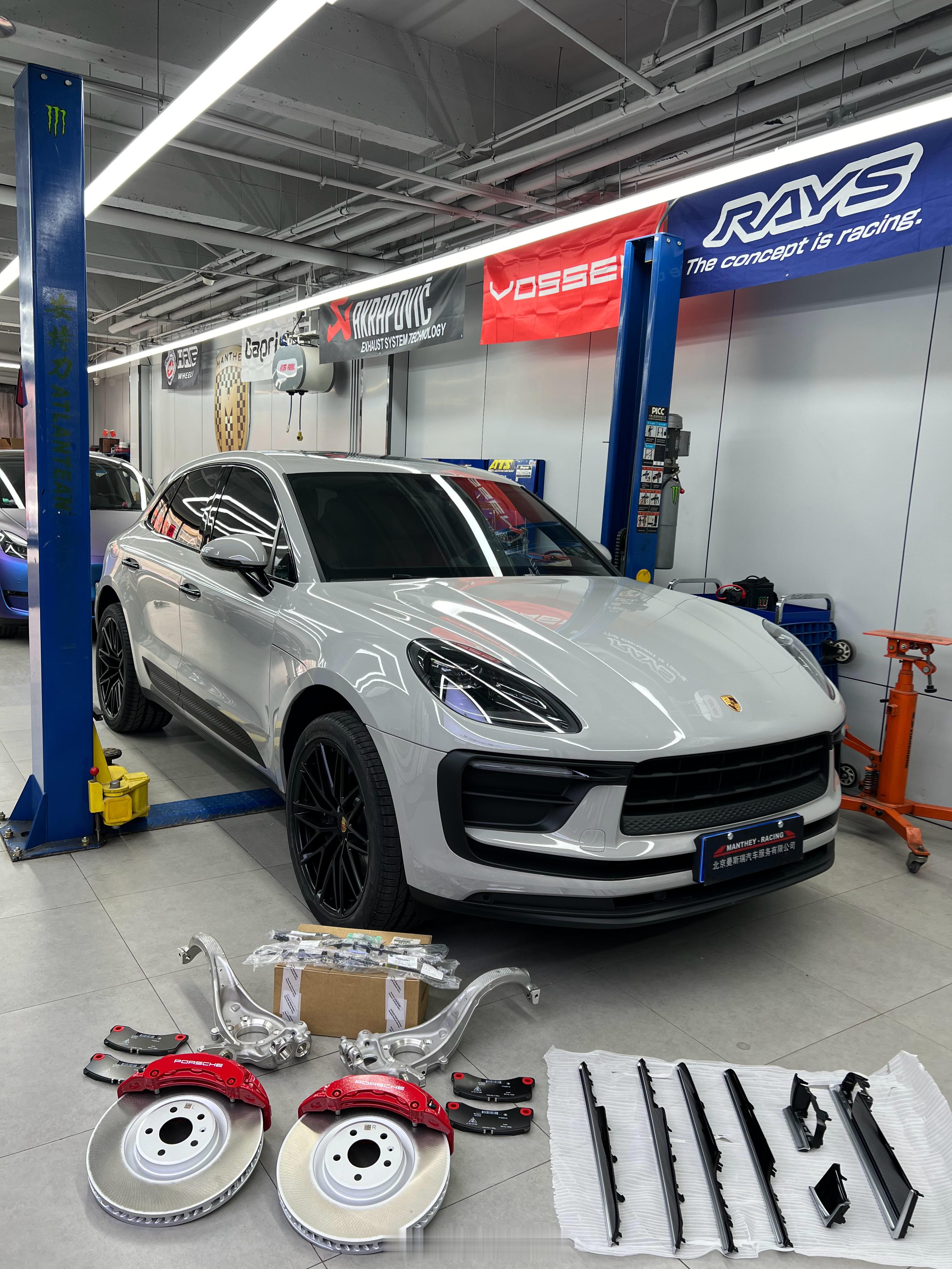 一台要将配置升级到顶的保时捷Macan[doge]  ​​​