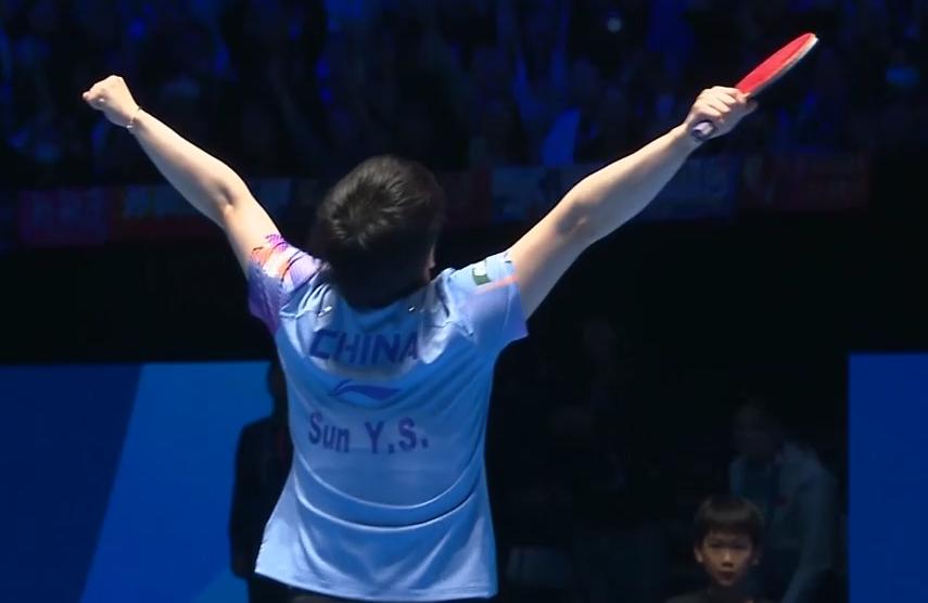 孙颖莎被裁判黑掉1分，否则是11-9赢第七局。
刚刚，孙颖莎4-3战胜王曼昱，首