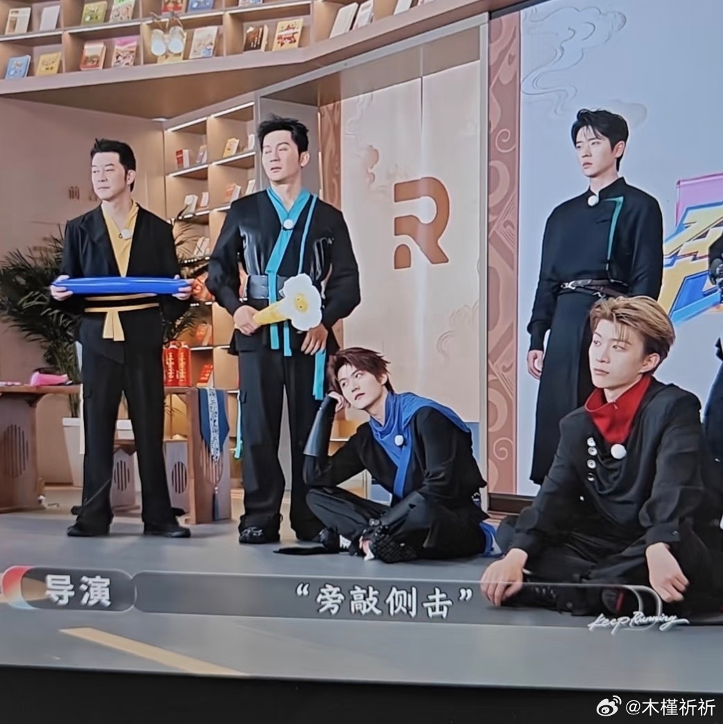 周柯宇洗把脸去漫展吧，怎么这么像澜啊！他游戏头像都是澜咪，原来是本命啊奔跑吧