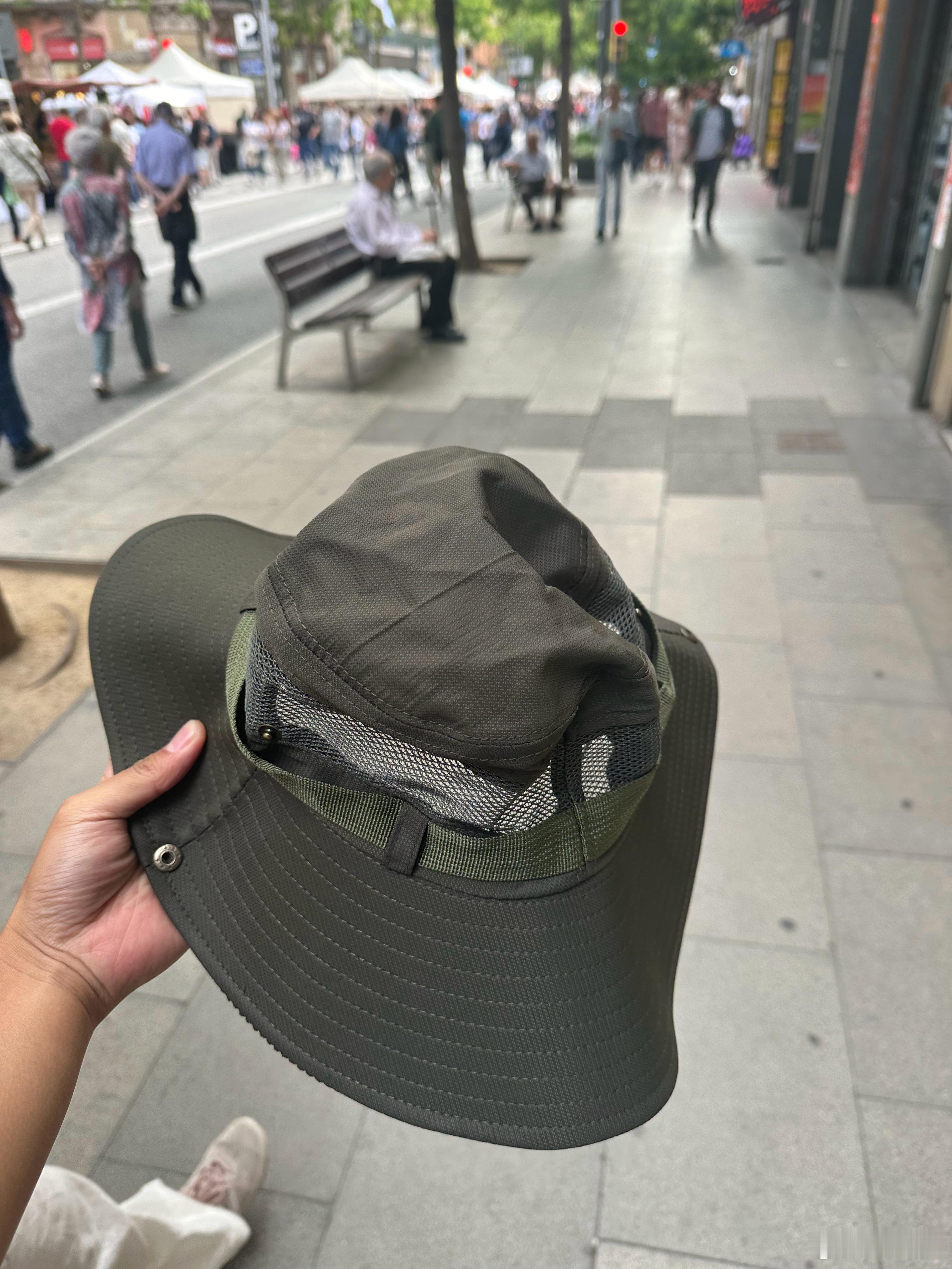 【msl在欺骗异教徒的时候，毫无羞耻感】1️⃣今天要买一顶帽子昨天因为赶飞机太急