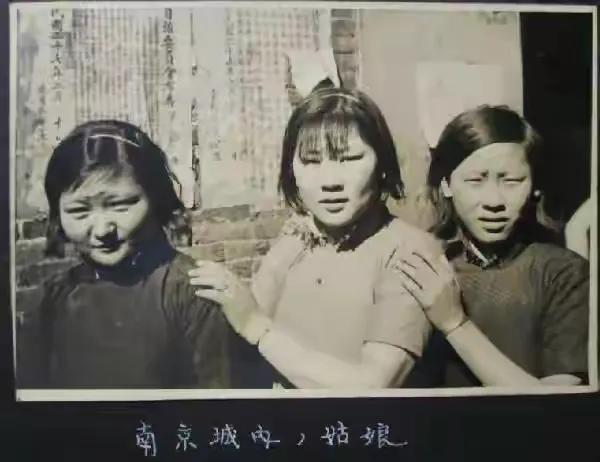 1942年，山西一农妇因长的好看，被50多个日军排队糟蹋，还不幸怀了鬼子的孩子，