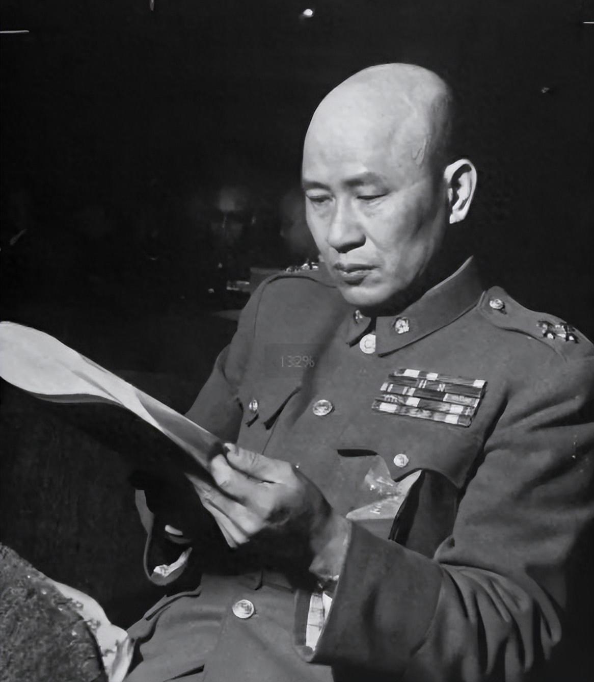 1949年，国民党大势已去，“小诸葛”白崇禧向蒋介石献策：我们国军打不过解放军，