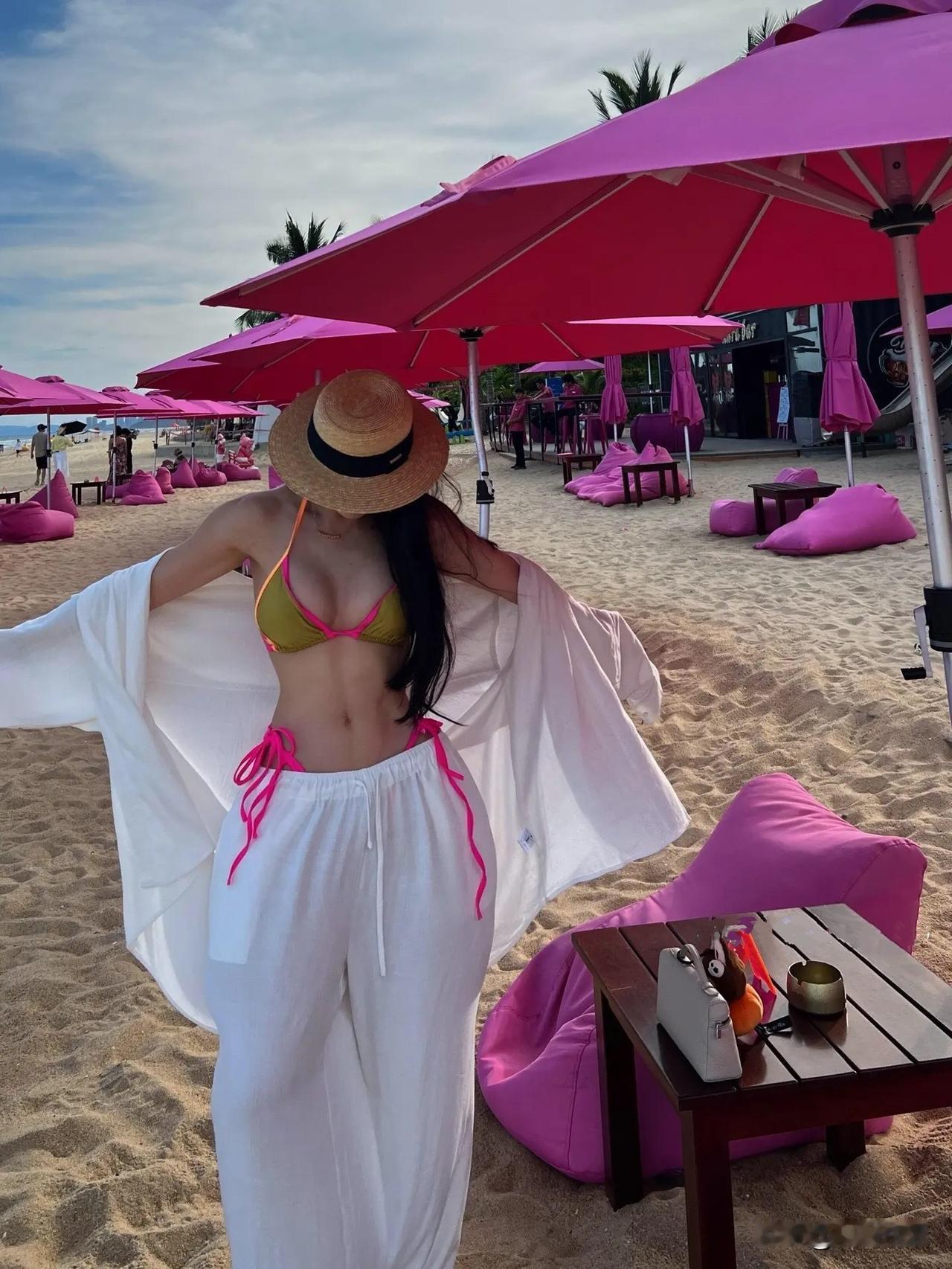 海边还不冷，请帮忙点点小关注(*^▽^*)