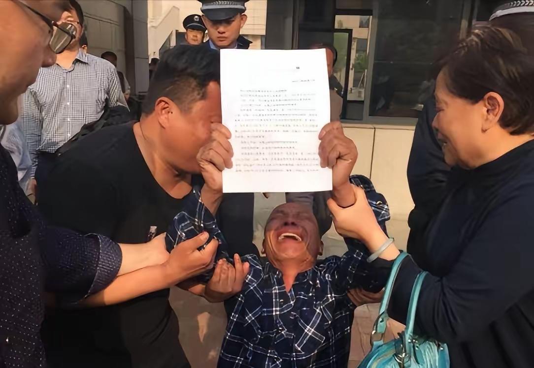 1996年，5名无辜青年蒙冤入狱，被关押了21年后才无罪释放，令人惊讶的是，5人