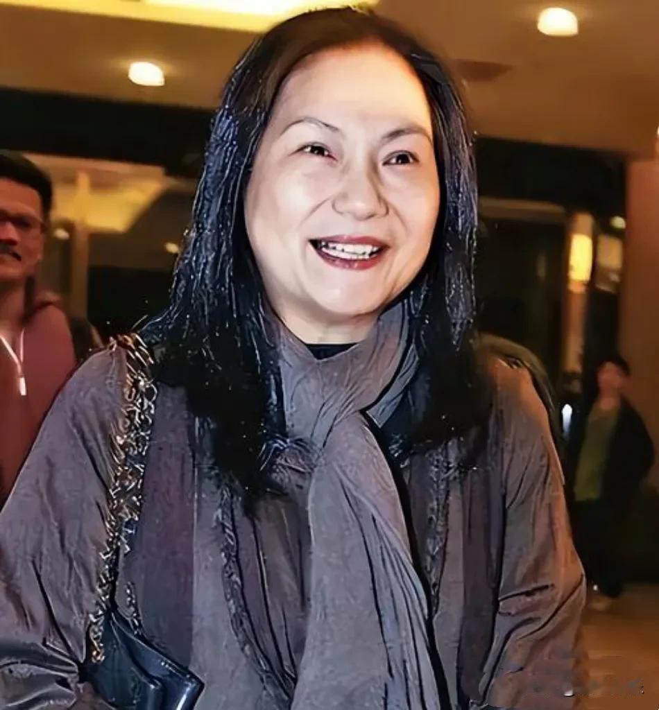 大S妈妈一句“好像撑不下去了”，满是疲惫与无奈，大S的生活风波不断，无论是婚姻的