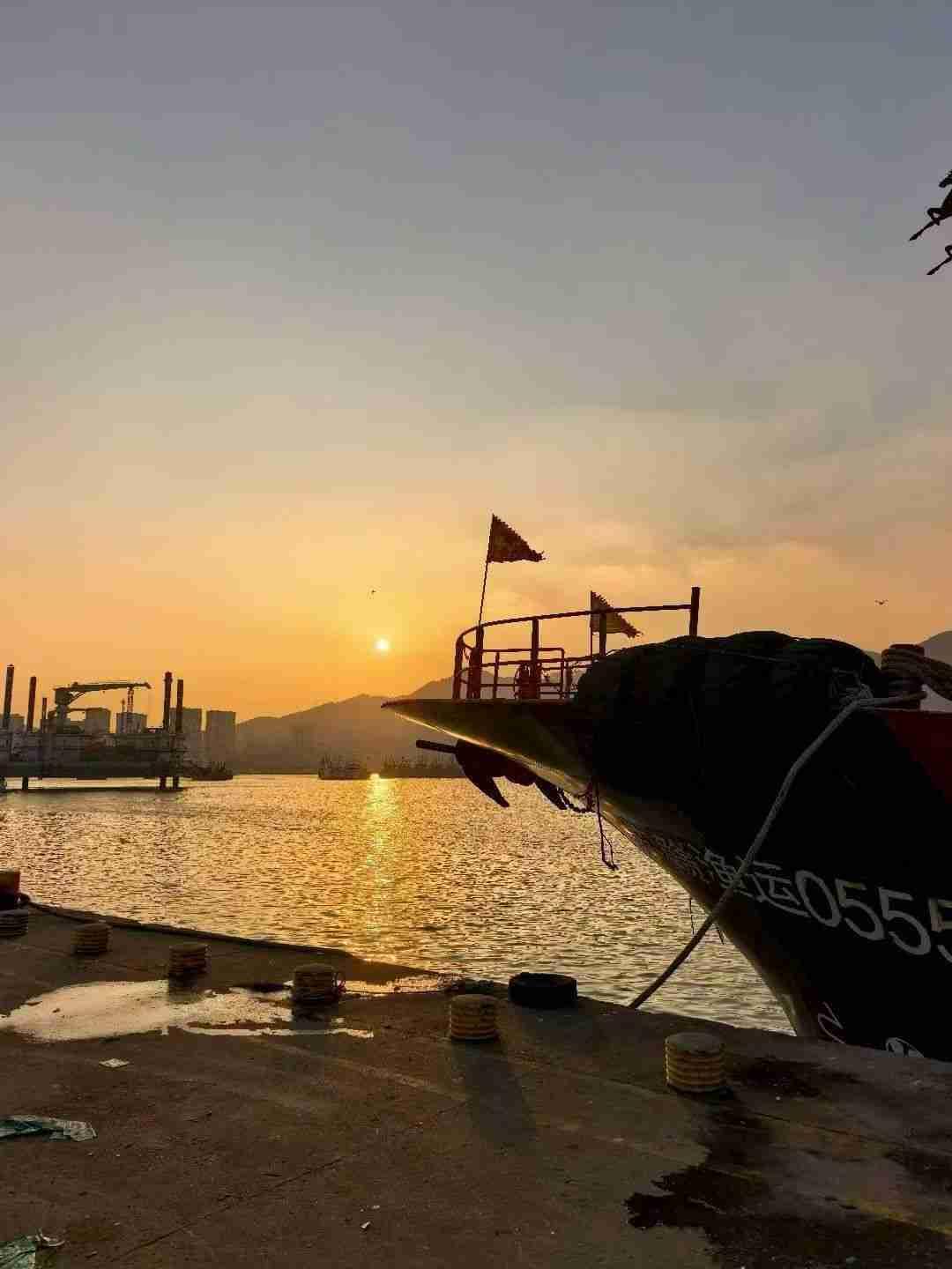 我的今日状态：😪没睡醒
我这里的天气：☀️晴天
  
   八十三岁的老少女，