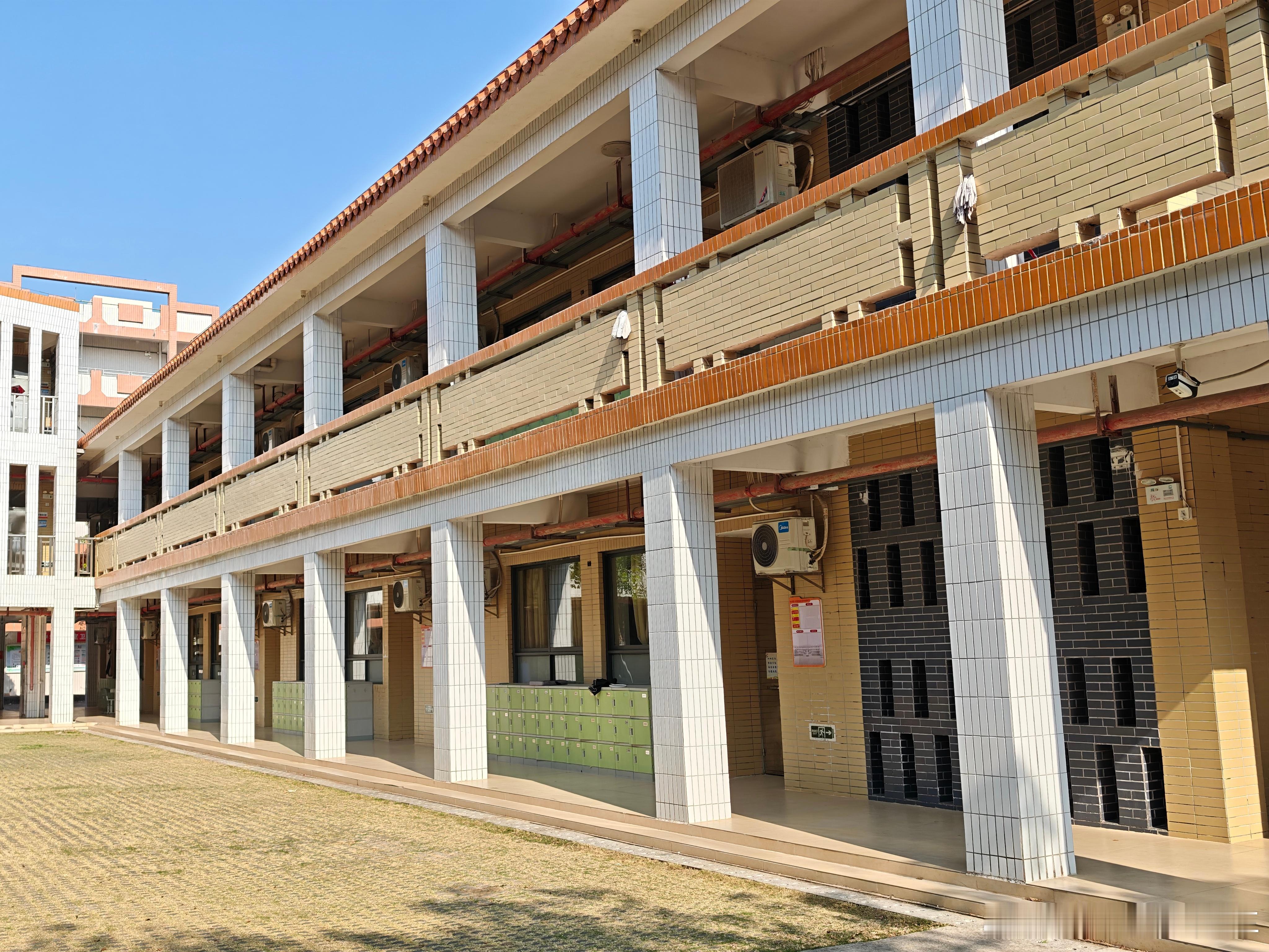 大年初四有啥习俗 与高中同学在老家聚会，也回到了高中追忆那个理想飞扬的时代，毕业