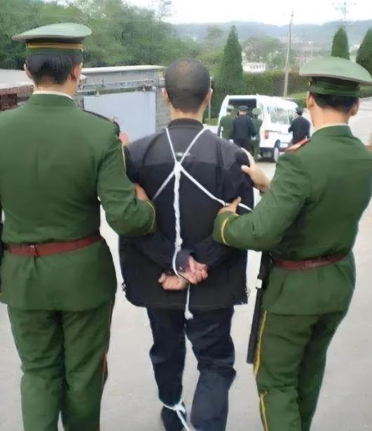 1988年吉林刑场，76岁死囚吕庆瑞喊出一句话，在场警察全部愣住，档案揭开，他竟