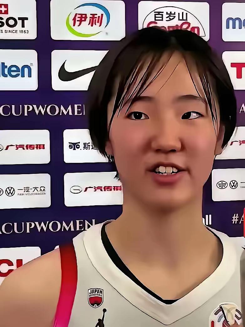 日本是个奇怪的国家，日本女篮更是个奇葩的队伍，选的队员虽然看上去其貌不扬，身高仅