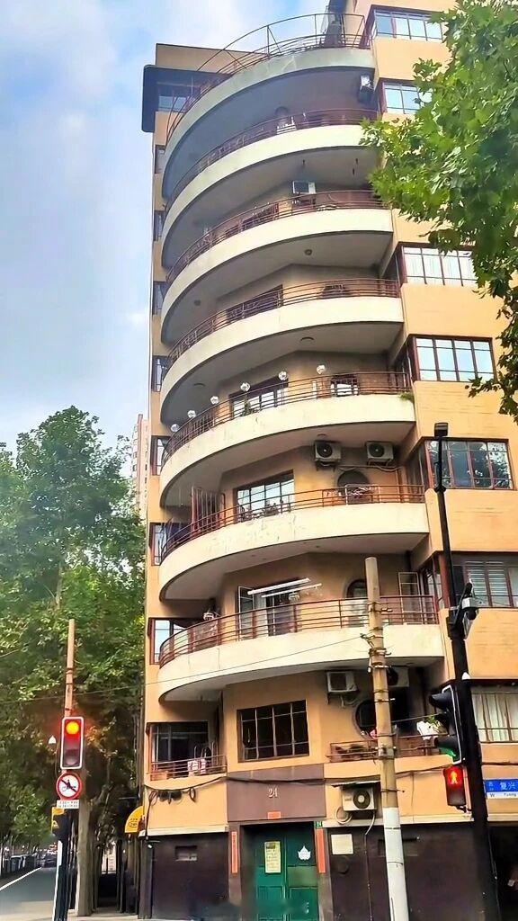 上海上世纪三十年代的一梯一户电梯房大平层这栋建筑是建于上世纪1937年的电梯房，