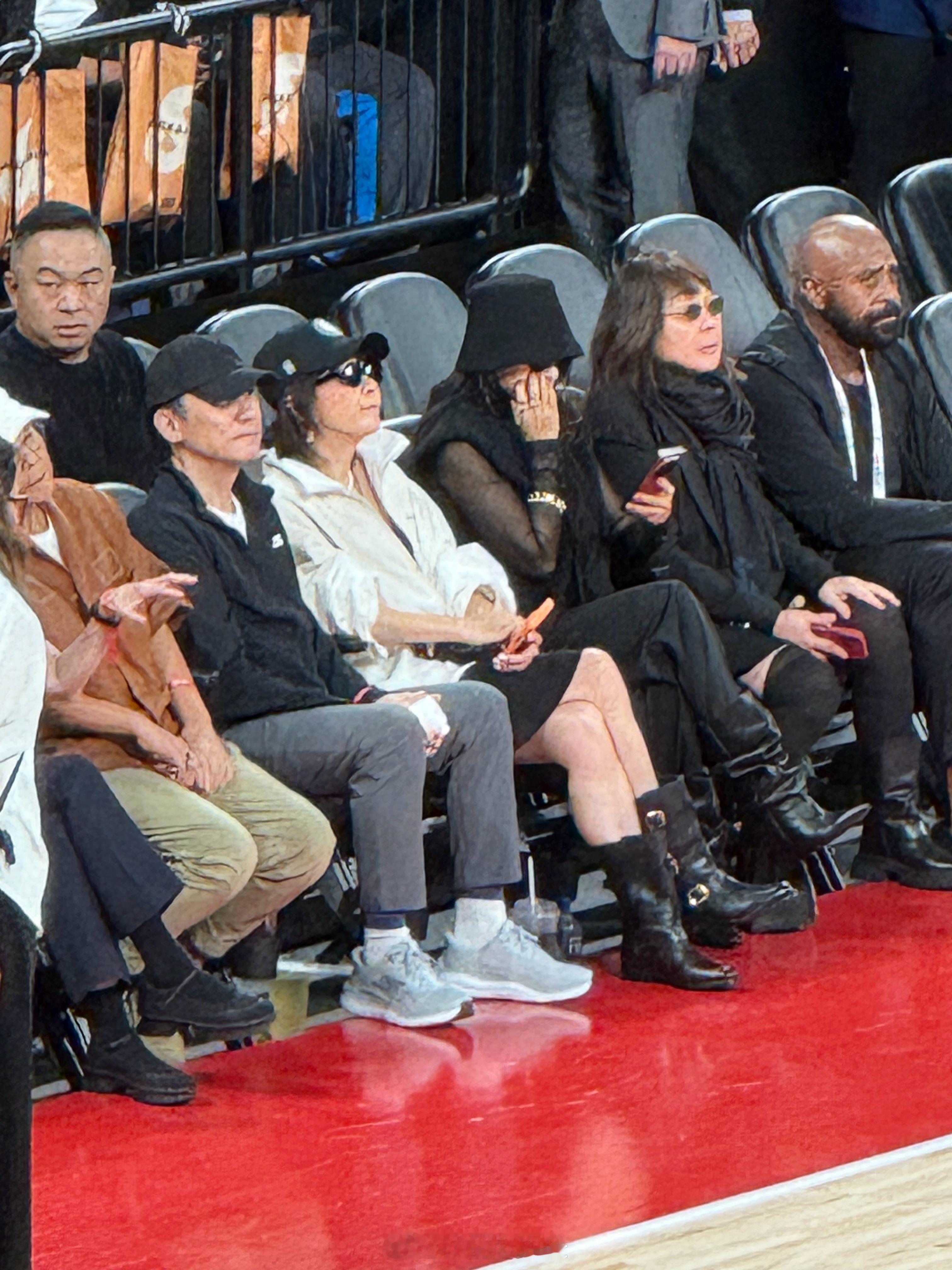 也是看到梁朝伟和成龙真人了[doge]nba中国赛  ​​​