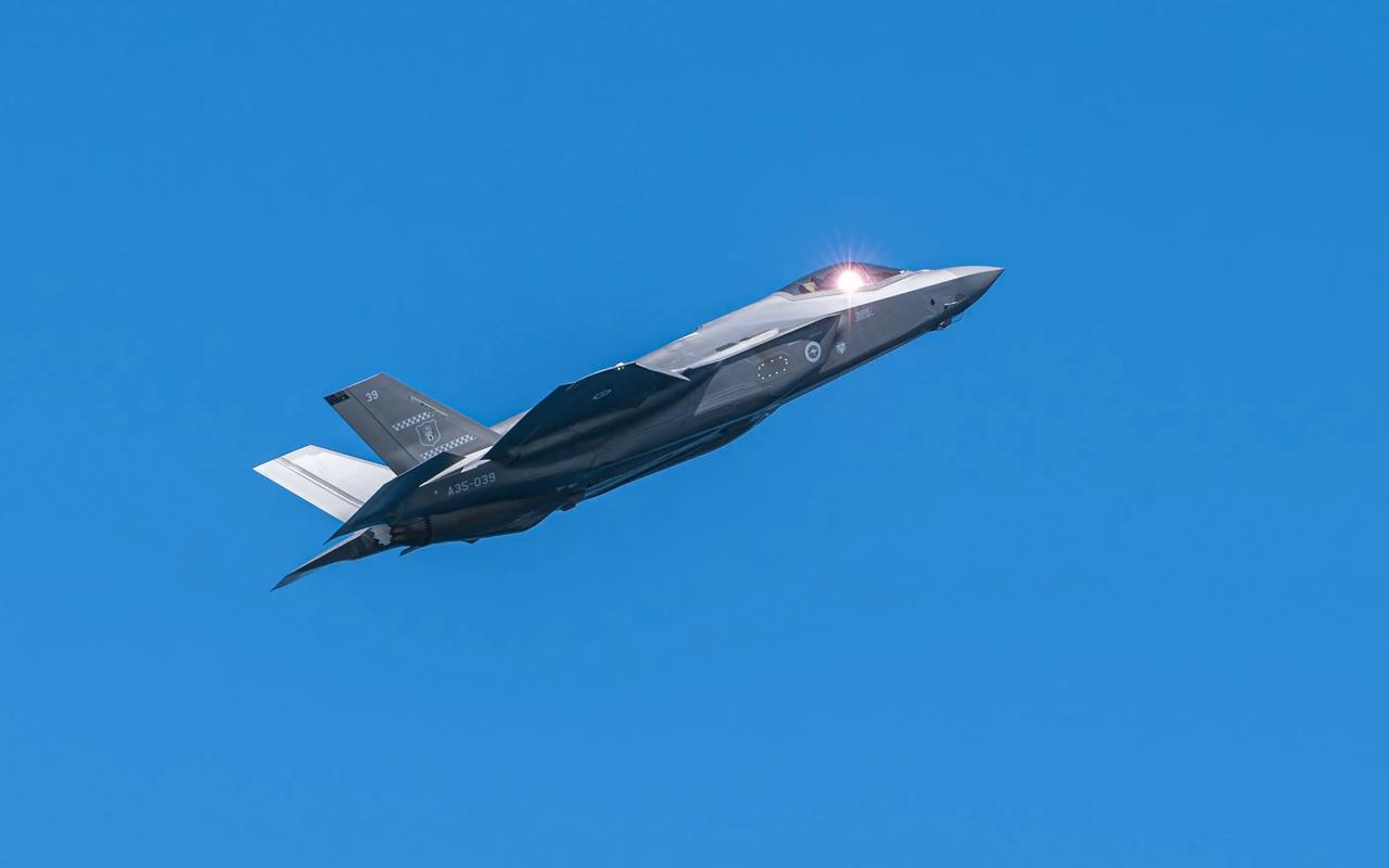 F-35绝密部件竟被意外运抵香港！美媒称，这批原本要送回美国维修的敏感设备，如今