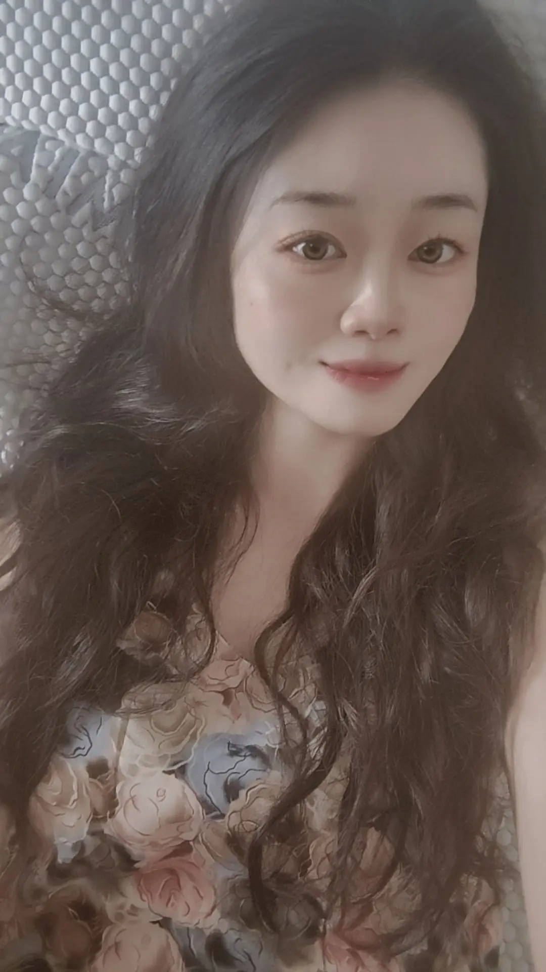 天下事无非是戏，世上人何必认真。