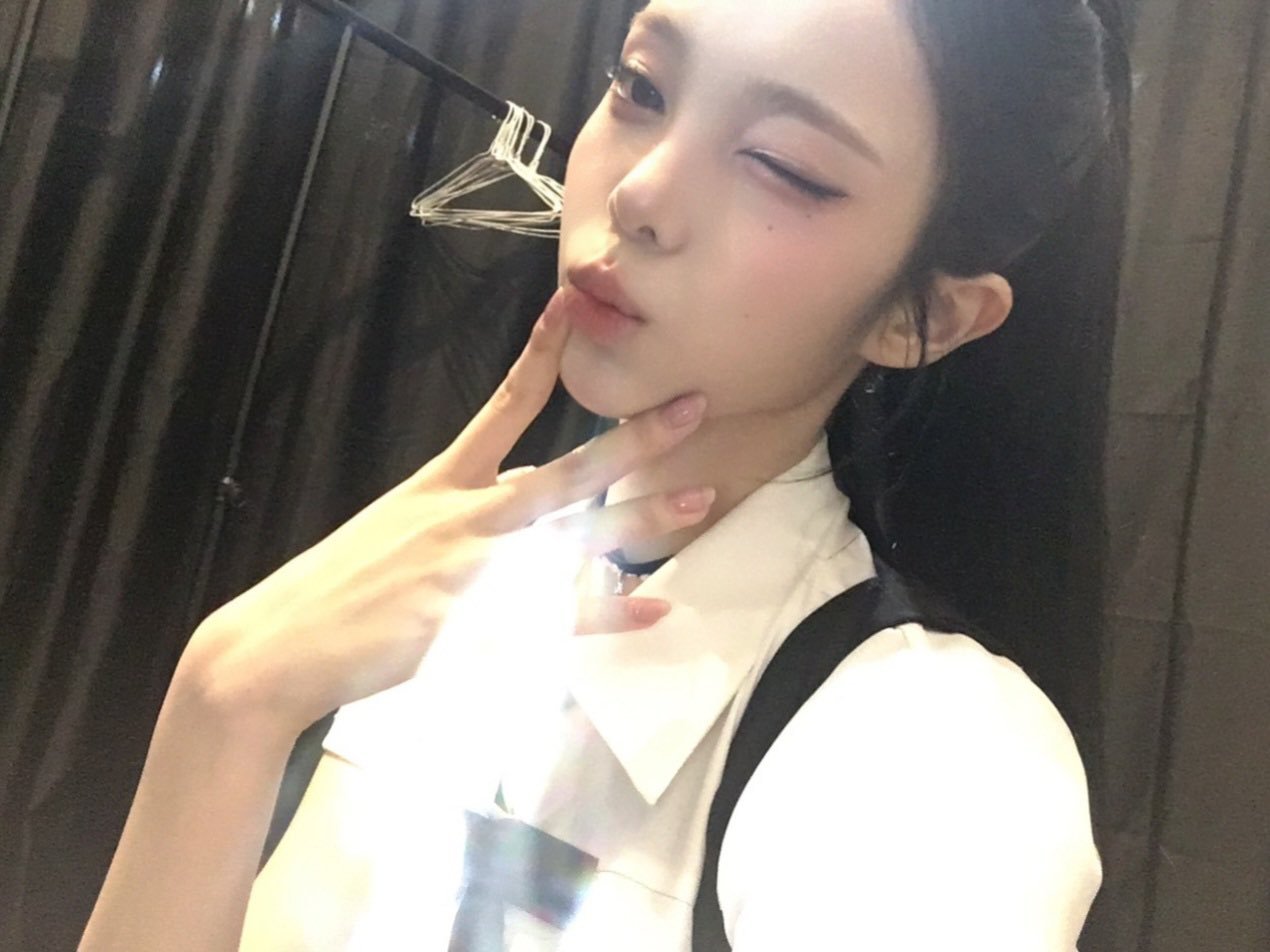 IAN郑伊安 
