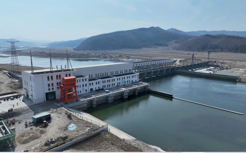 项目建设进行时｜小莲花水电站二期围堰工程全速推进

春风送暖，万物勃发。当下，正