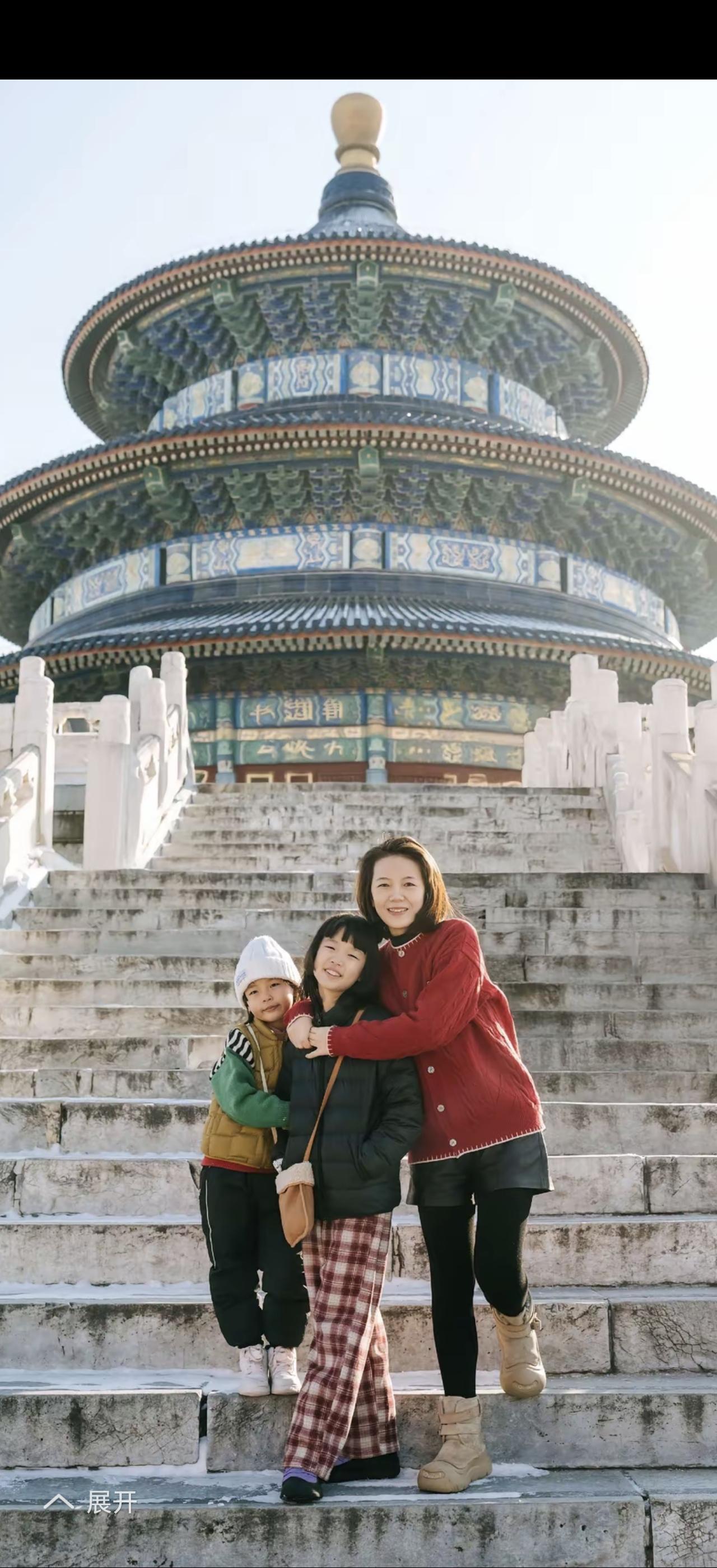 天坛之巅，母子情深。