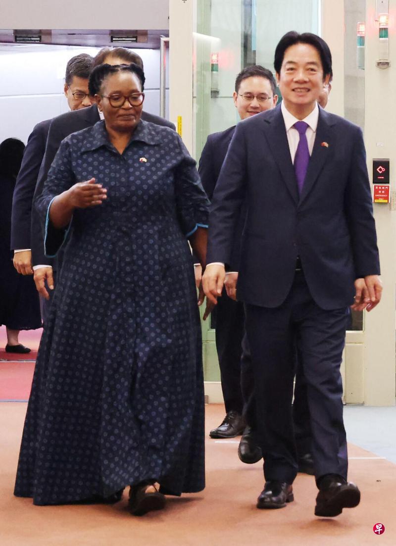 新加坡联合早报今日报道：“赖清德访非84小时返台，称‘台湾人就是世界人’。台湾蓝
