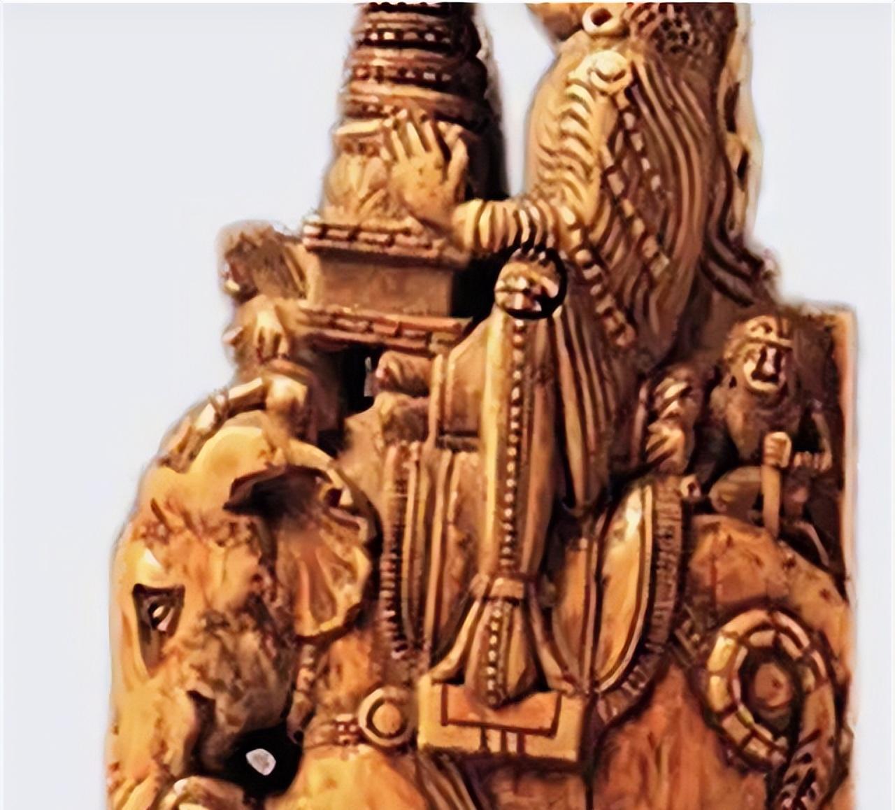 1940年，一群土匪来到甘肃万佛峡，抓住一名老道后，为逼他交出国宝“象牙佛”，竟