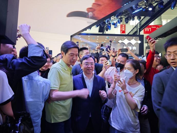 中国车企市值排名第一的，居然不是比亚迪，而是小米？多少人都被这两张近几天被疯传的