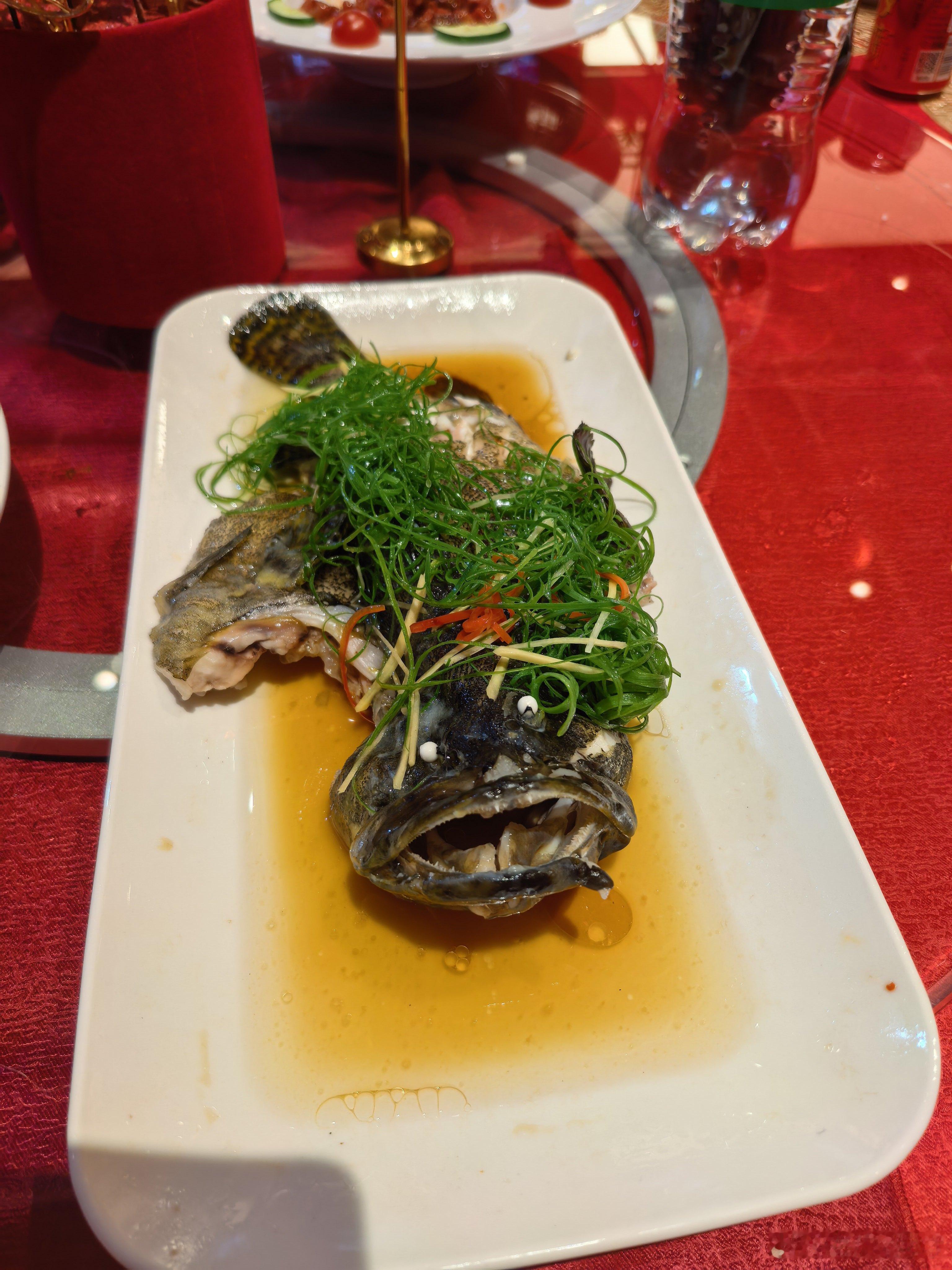 在国外过得第二个年，年夜饭非常好，变脸表演也很正宗。年味就起来了。印度尼西亚