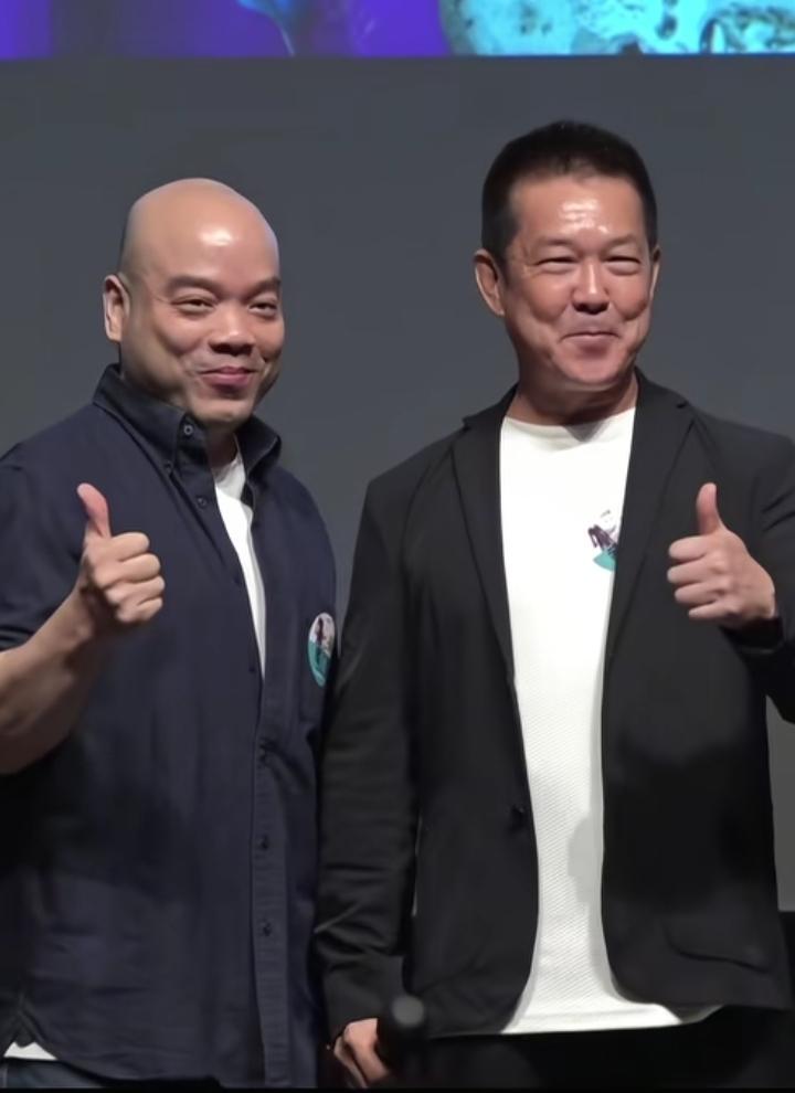 元彪最经典的角色就是谭四爷，没有之一 今天才知道他叫夏令震 [捂脸]元彪年轻帅气