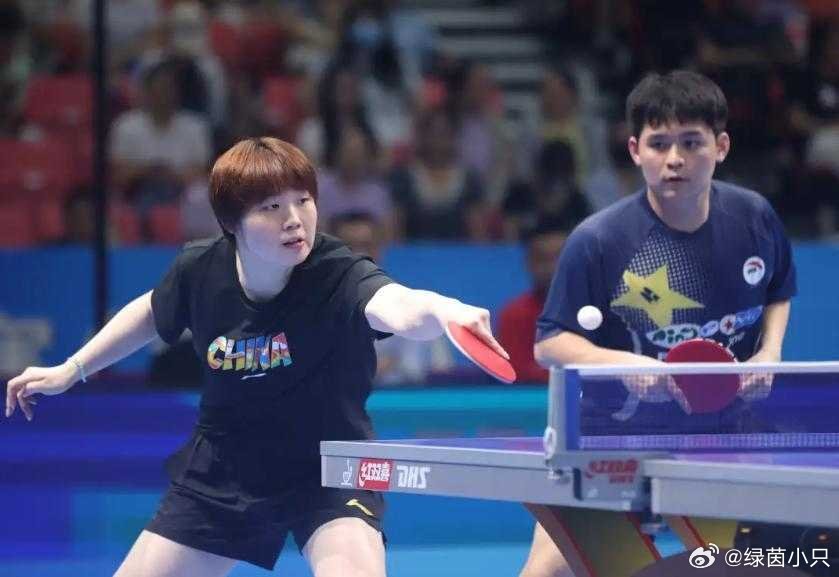 全锦赛男女双打四强出炉 全锦赛混双决赛对阵敲定！栋曼组合迎战袁励岑/王艺迪，男女