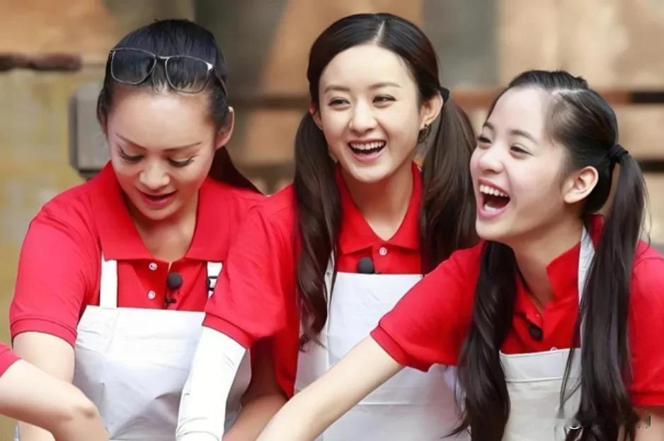 何炅官宣《偶像来了》重启，很多人第一反应：能不能把赵丽颖请回来。当年十几个姐姐扎