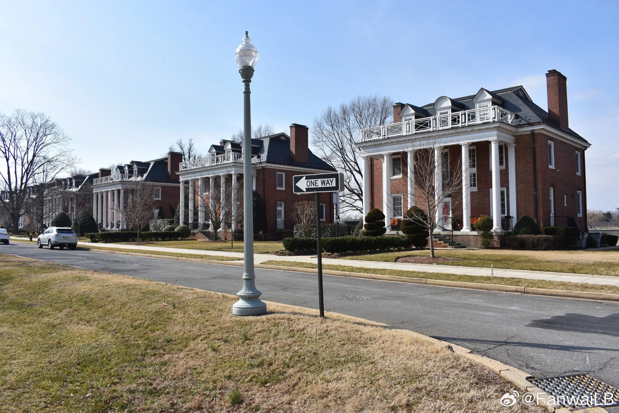 美媒，过去两周，美国官员在位于华盛顿特区的莱斯利·麦克奈尔堡上空探测到不明无人机