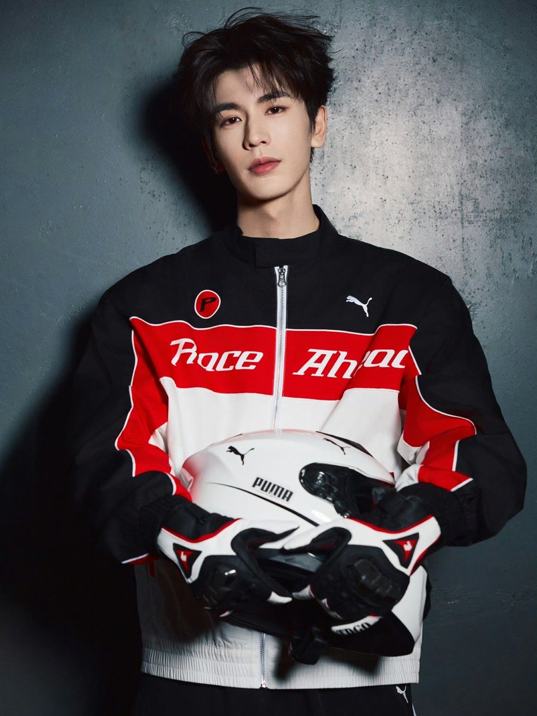 想看张凌赫现偶的心又蠢蠢欲动了张凌赫这个赛车服帅飞了 啊啊啊啊啊啊啊这个张凌赫帅