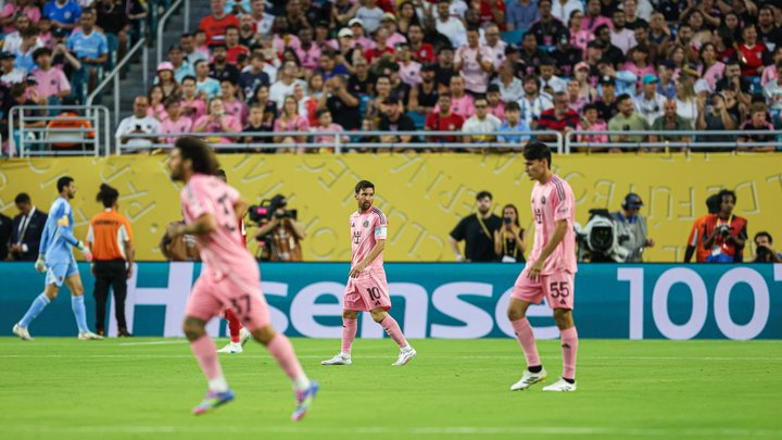 2025FIFA世俱杯开幕。海信作为2025FIFA世俱杯全球首个官方合作伙伴，