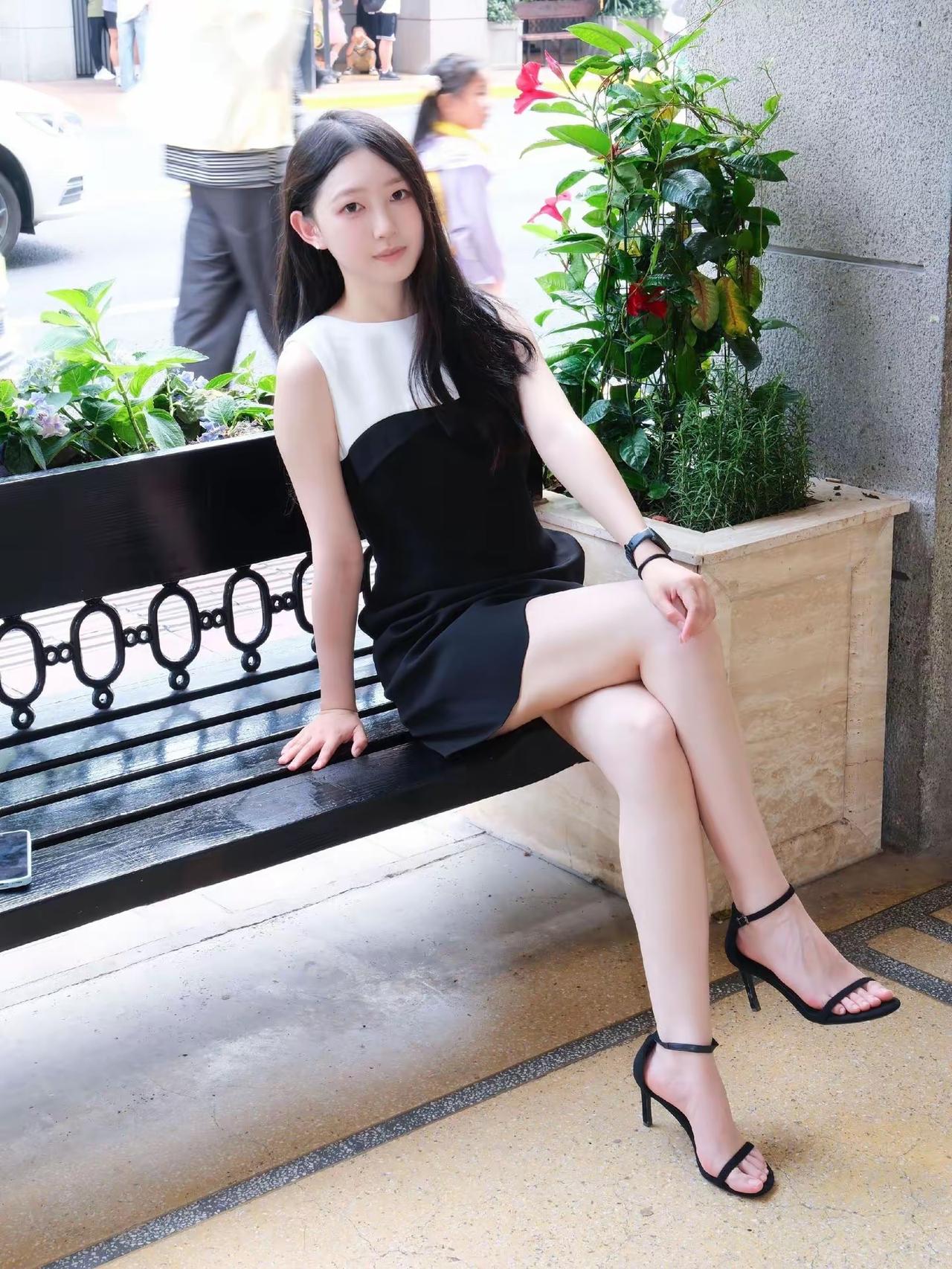 今天是10月31日，星期五，早安。10月的最后一天，许个愿，愿你告别所有的不愉快