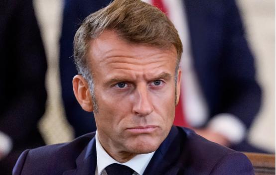 当地时间2月10日，马克龙在接受采访时公开强调：欧洲应该推进长期拖延的经济改革，