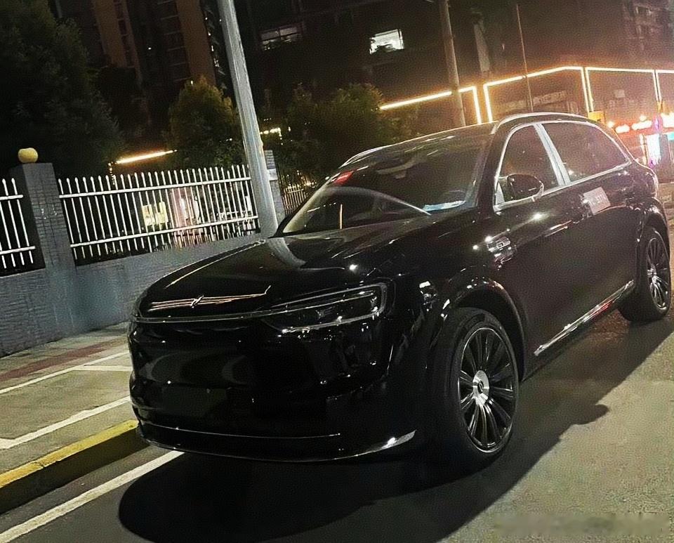 这要是上个黑耀套件直接帅爆了[笑而不语]问界新m7 ​​​