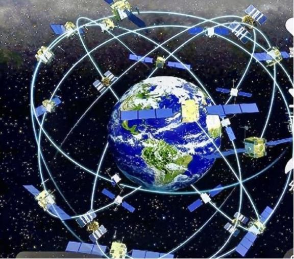 中国搞北斗系统时，美国曾扬言必要时可击毁北斗卫星。可当中国用导弹清理了自己废弃的