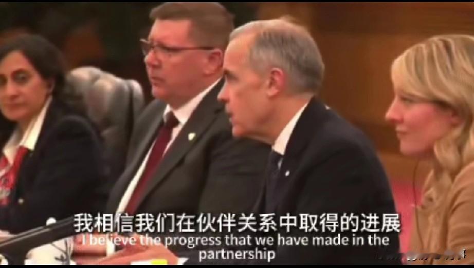 国际格局正深度调整，新发展趋势清晰显现。某些势力炒作的“共同价值观”“基于规则的