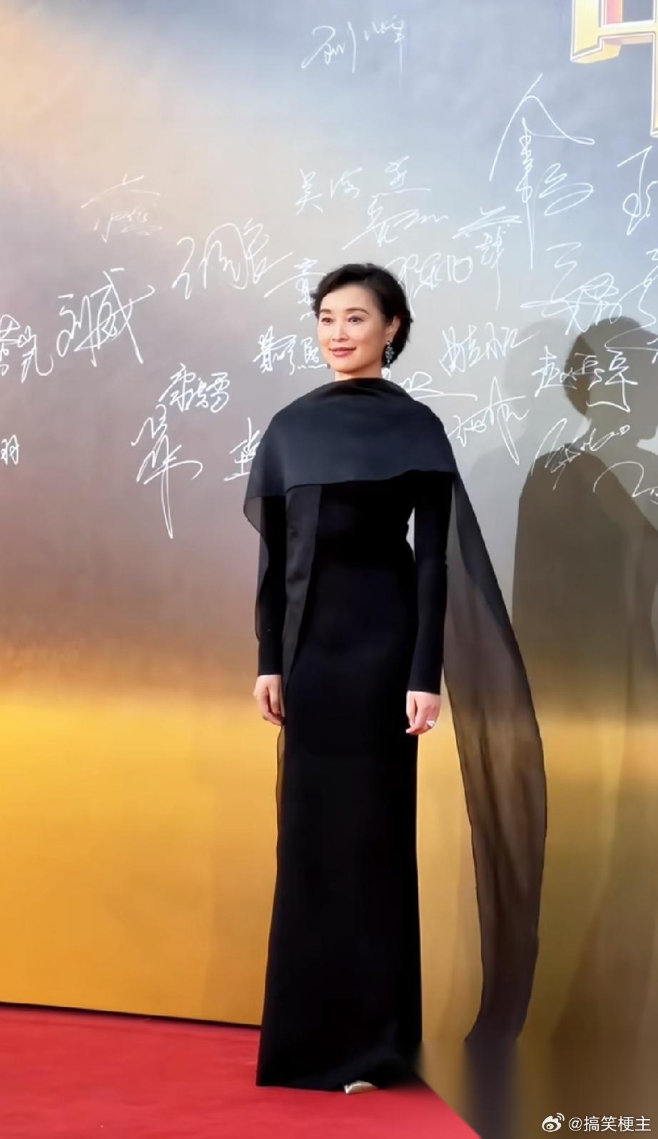 吴越结不结婚 我不评价 唯一让我不得不服的是，她是真的把自己养得很好。 虽然她5
