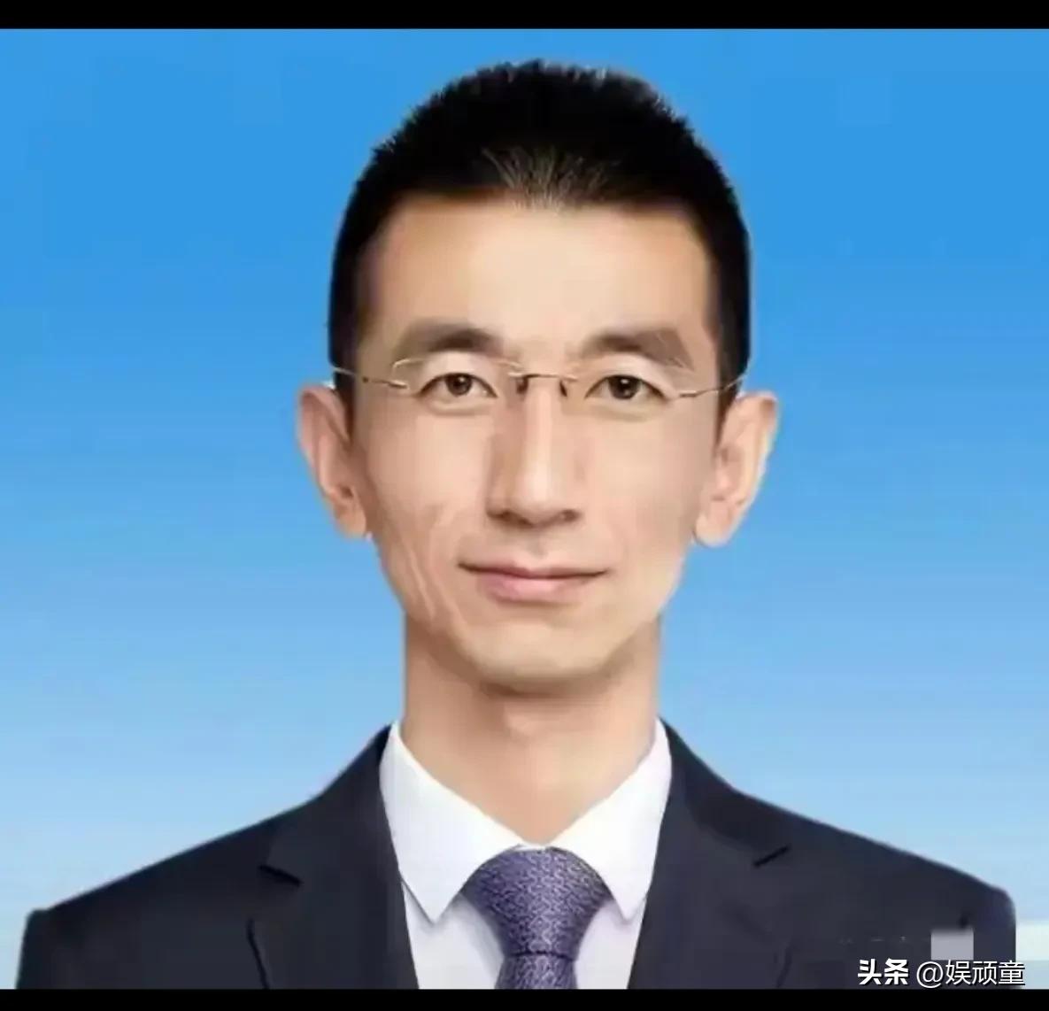 昨天，东方小孙资助的35名学生每人收到大概4000元左右的助学金！
这只是202