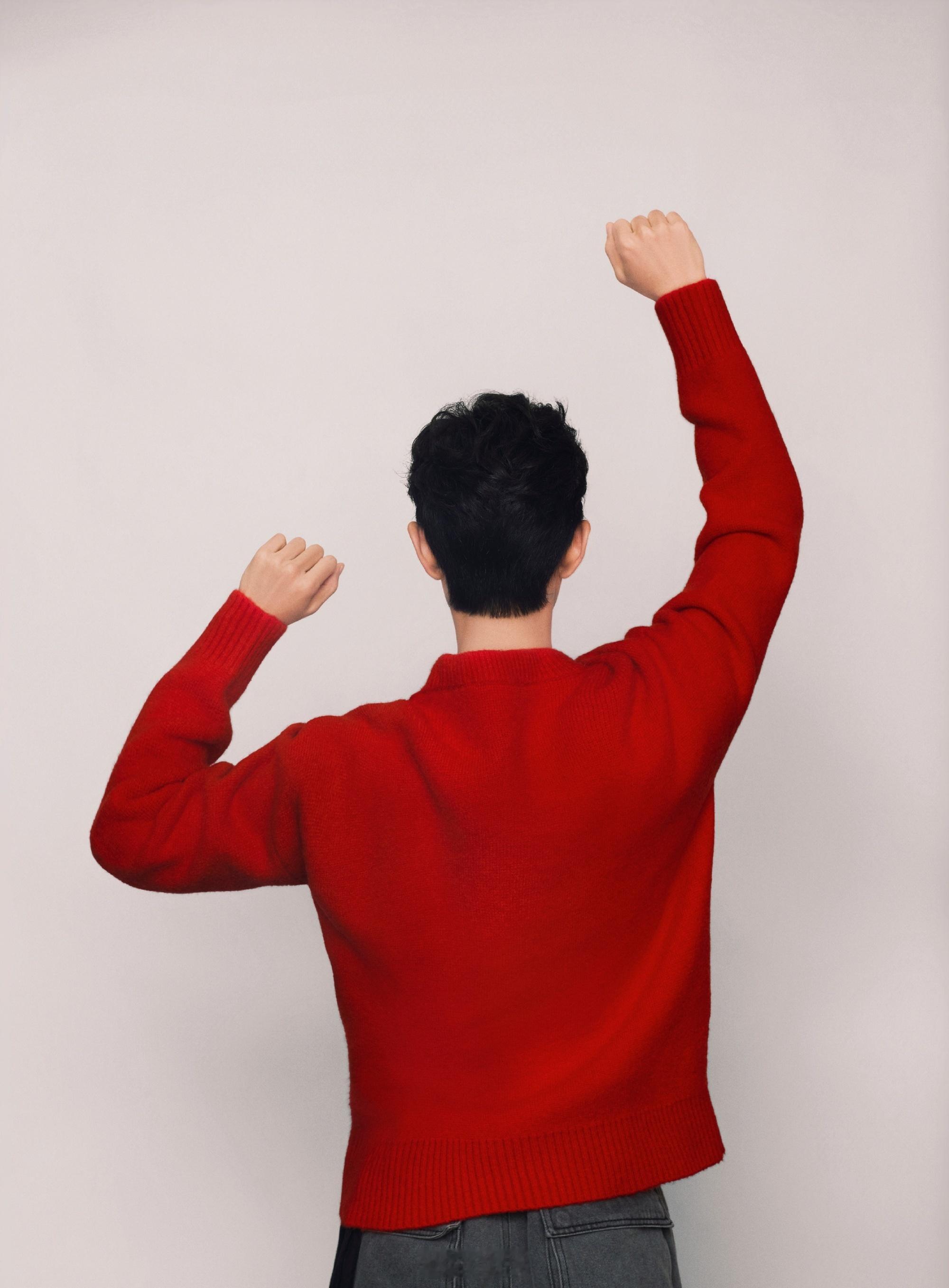 明星新年照明星元旦海报  明星新年照来袭，谁懂新年从看到各位帅气的海报开始啦，新