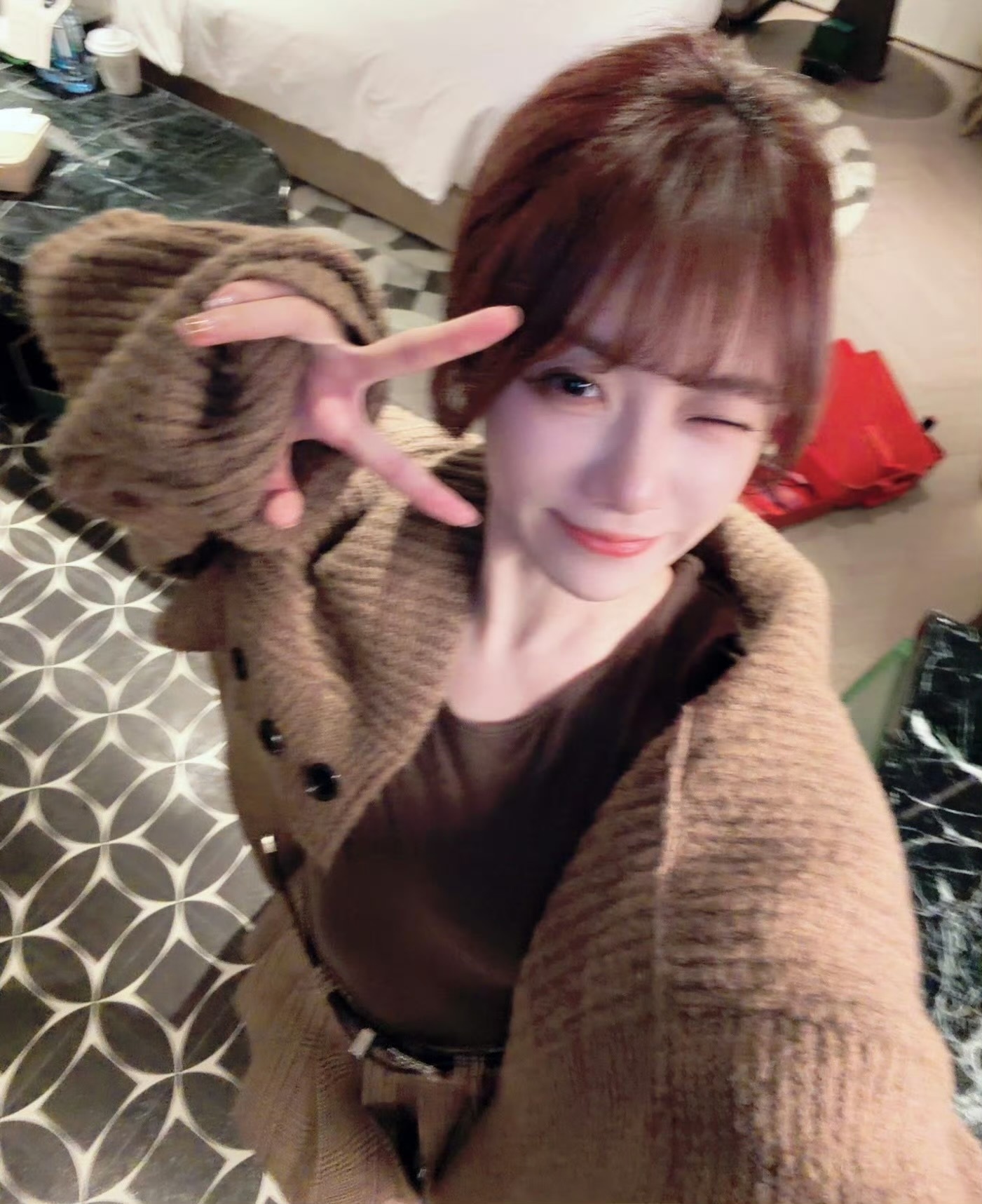 又是羡慕Rookie的一天，LPL女主持小钰晒照：你怎么知道我要去看杰哥跨年演唱