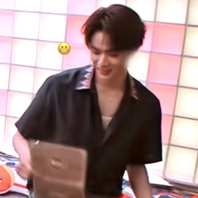 上一秒嘻嘻下一秒不嘻嘻“还有再接再厉～～”🥺 