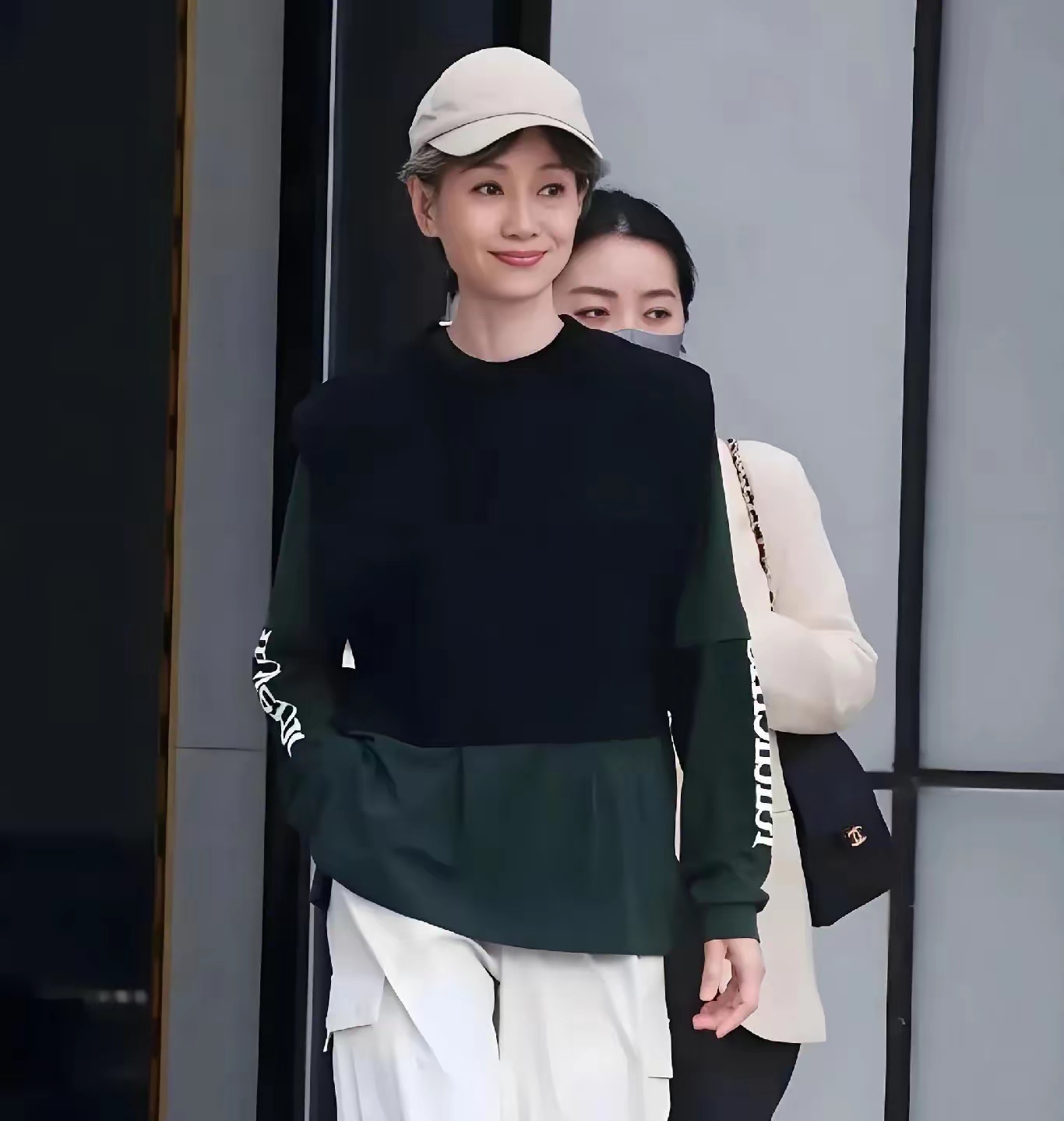 她竟然快70岁了，这谁能看得出来，当年的许仙还这么年轻 